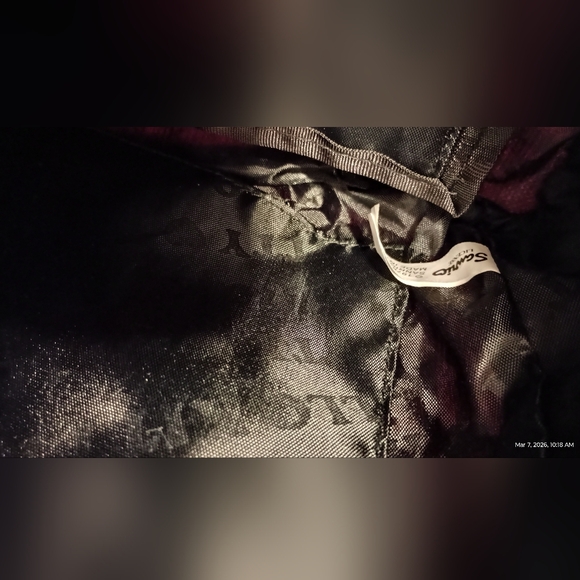 Hello Kitty Soft Purse - Picture 3 of 12